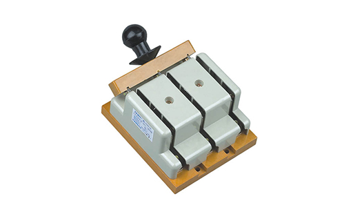 HD11B、HS11B系列保護(hù)型開(kāi)啟式刀開(kāi)關(guān)